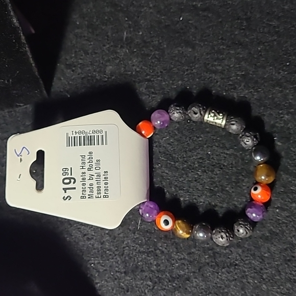 Essential oil defusing beaded bracelet - Picture 4 of 4